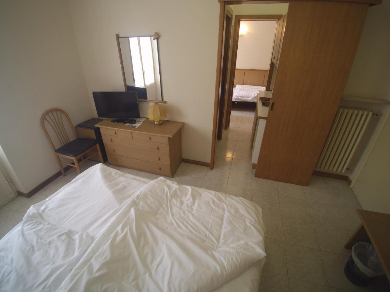 Hotel San Faustino Torri Del Benaco Bilik gambar